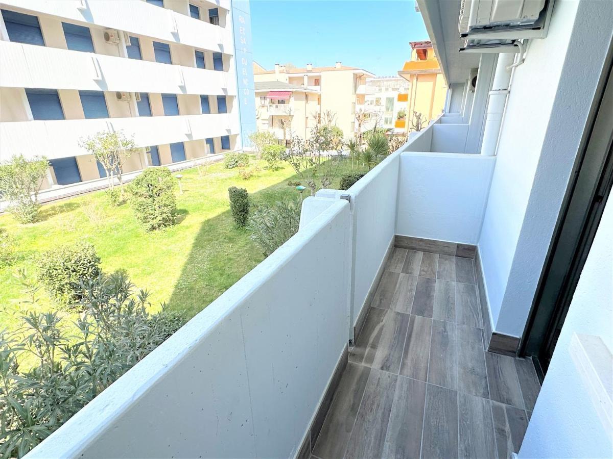 Residence Acapulco Bibione Exterior foto